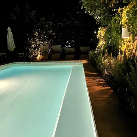 فيلة Csokonai Luxury