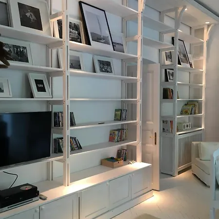 فيلة Csokonai Luxury